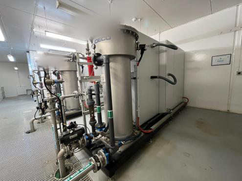 Ozone generator and process vessels installed in a plant room