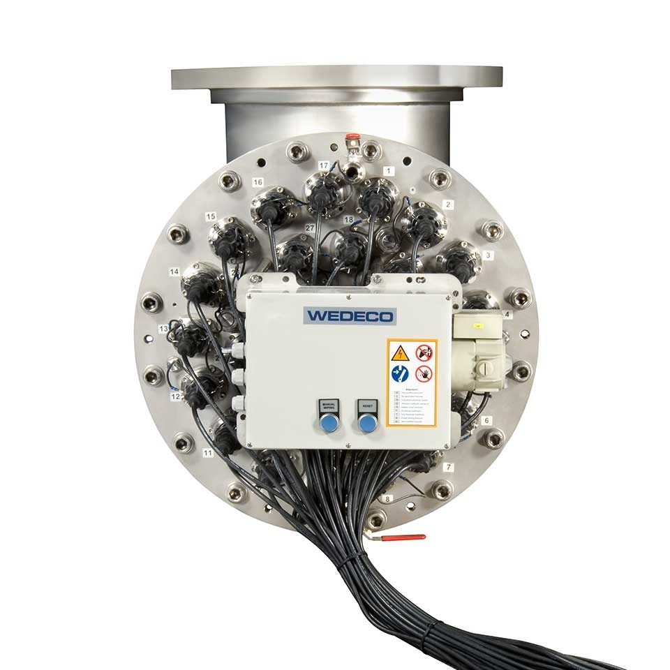 WEDECO End view of an LBX reactor with control box and lamp cables